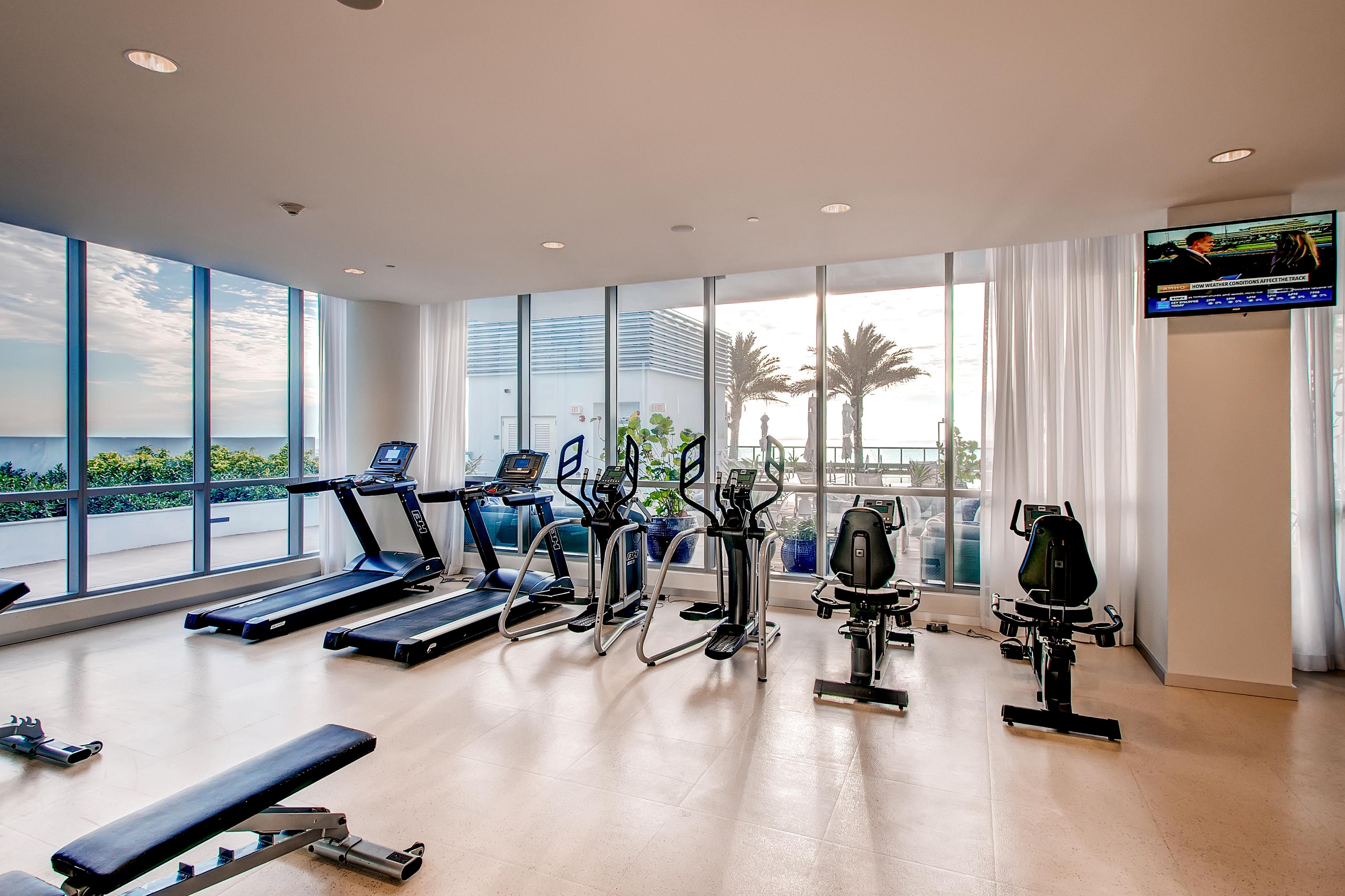 Churchill Suites Monte Carlo Маями Бийч Екстериор снимка