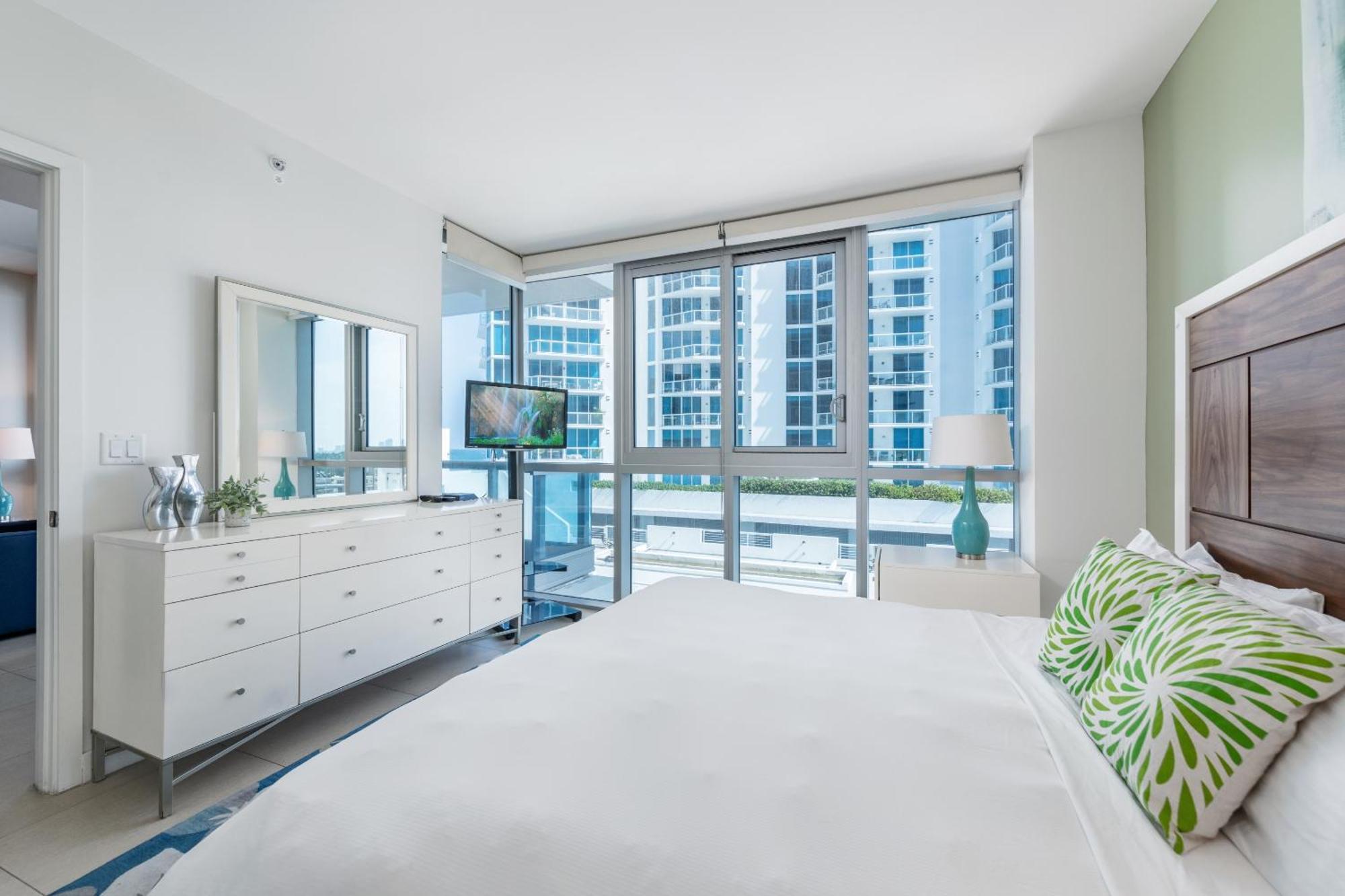 Churchill Suites Monte Carlo Маями Бийч Стая снимка