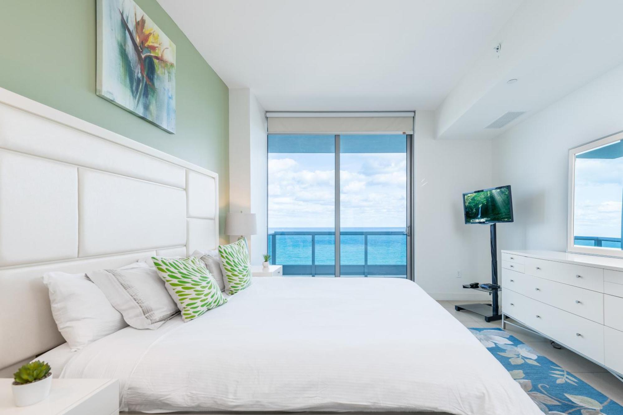 Churchill Suites Monte Carlo Маями Бийч Стая снимка