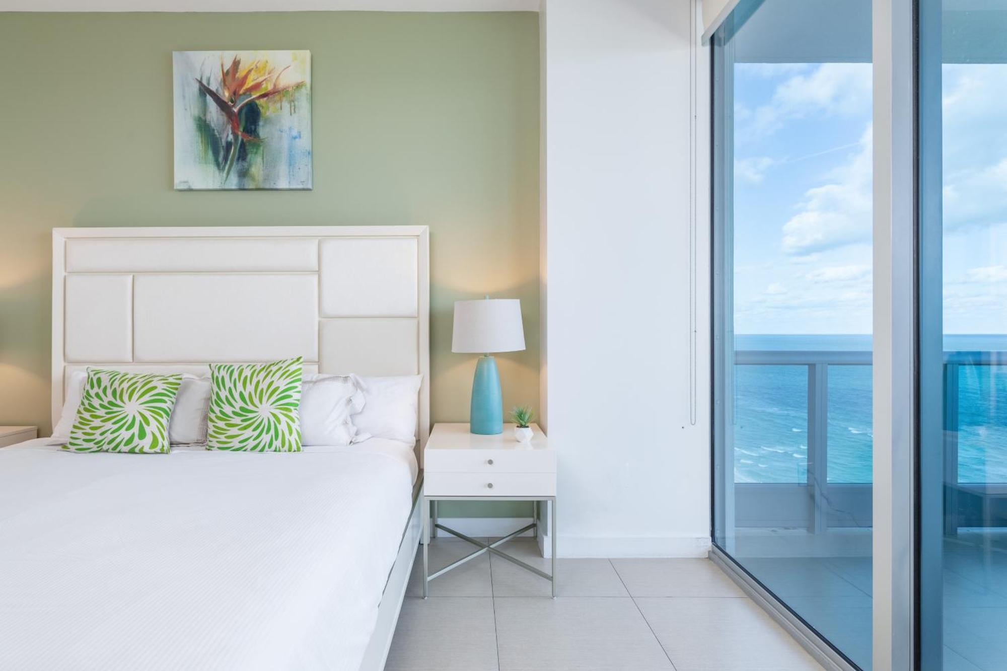 Churchill Suites Monte Carlo Маями Бийч Стая снимка