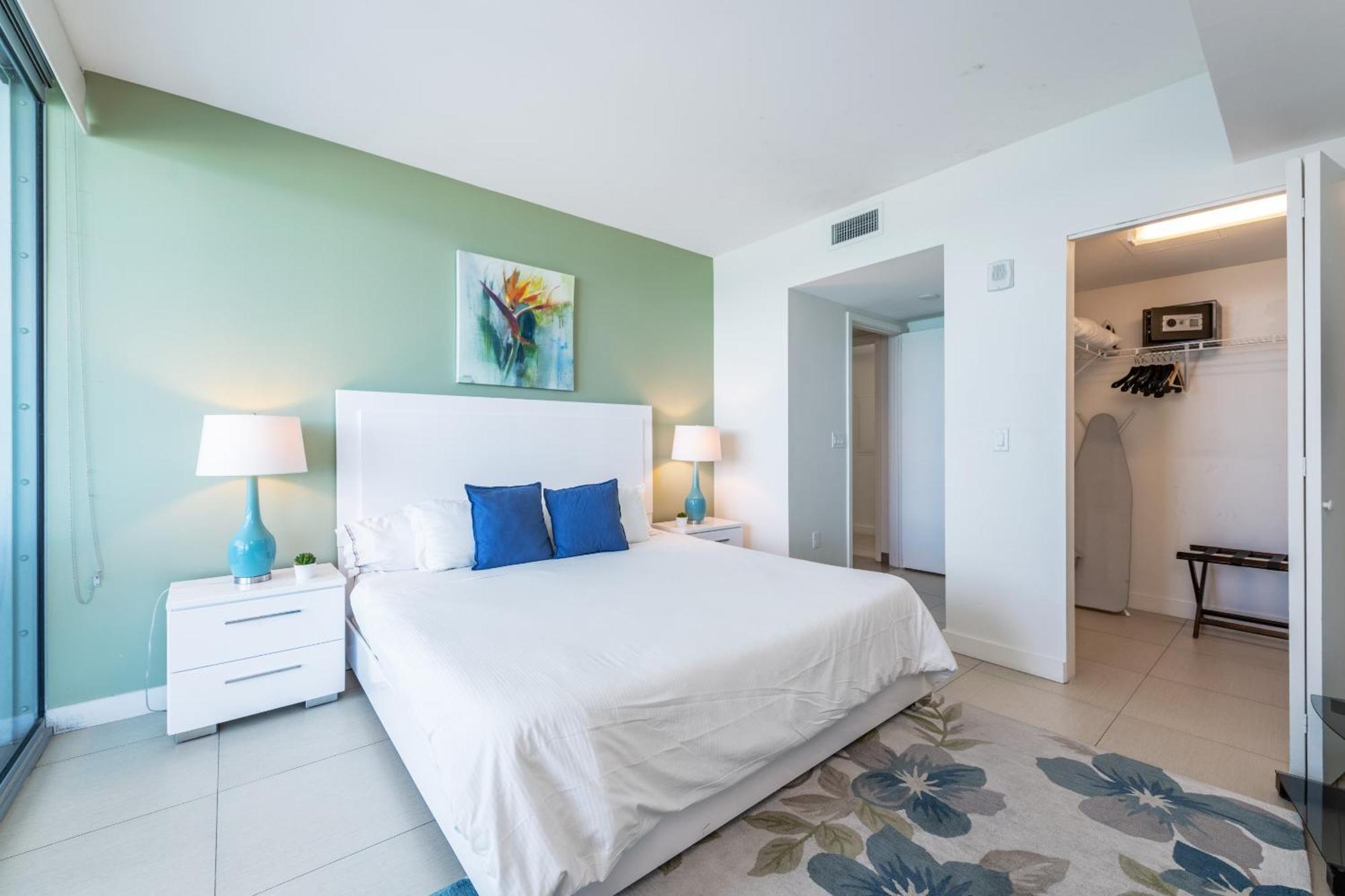 Churchill Suites Monte Carlo Маями Бийч Стая снимка