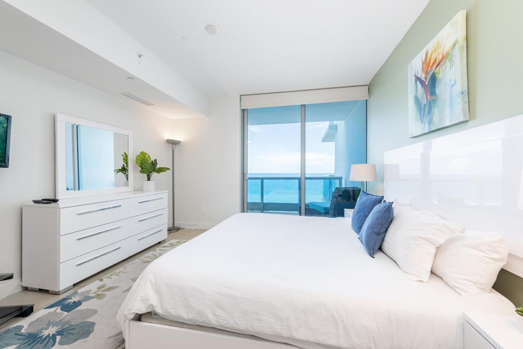 Churchill Suites Monte Carlo Маями Бийч Стая снимка