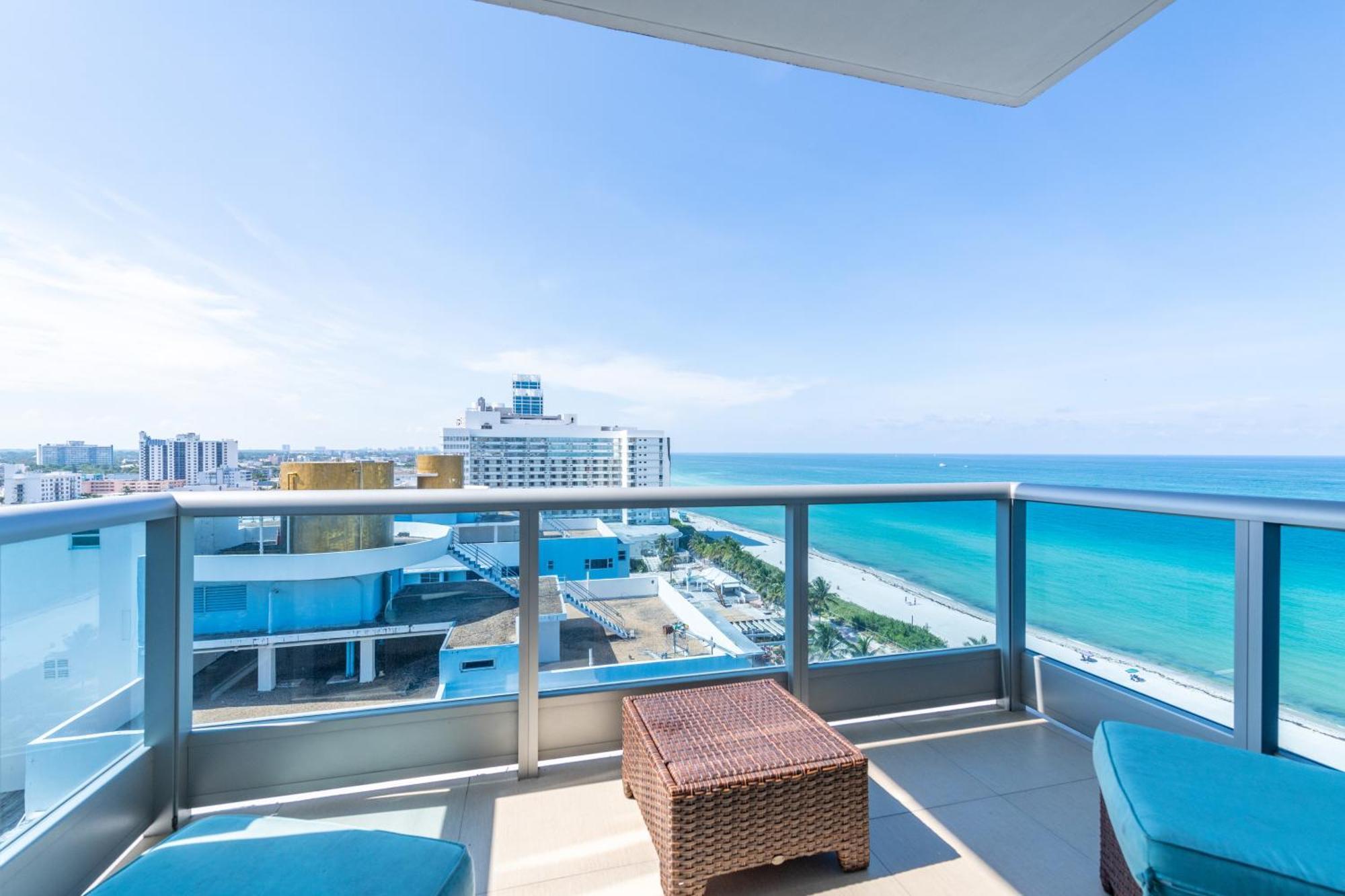Churchill Suites Monte Carlo Маями Бийч Стая снимка