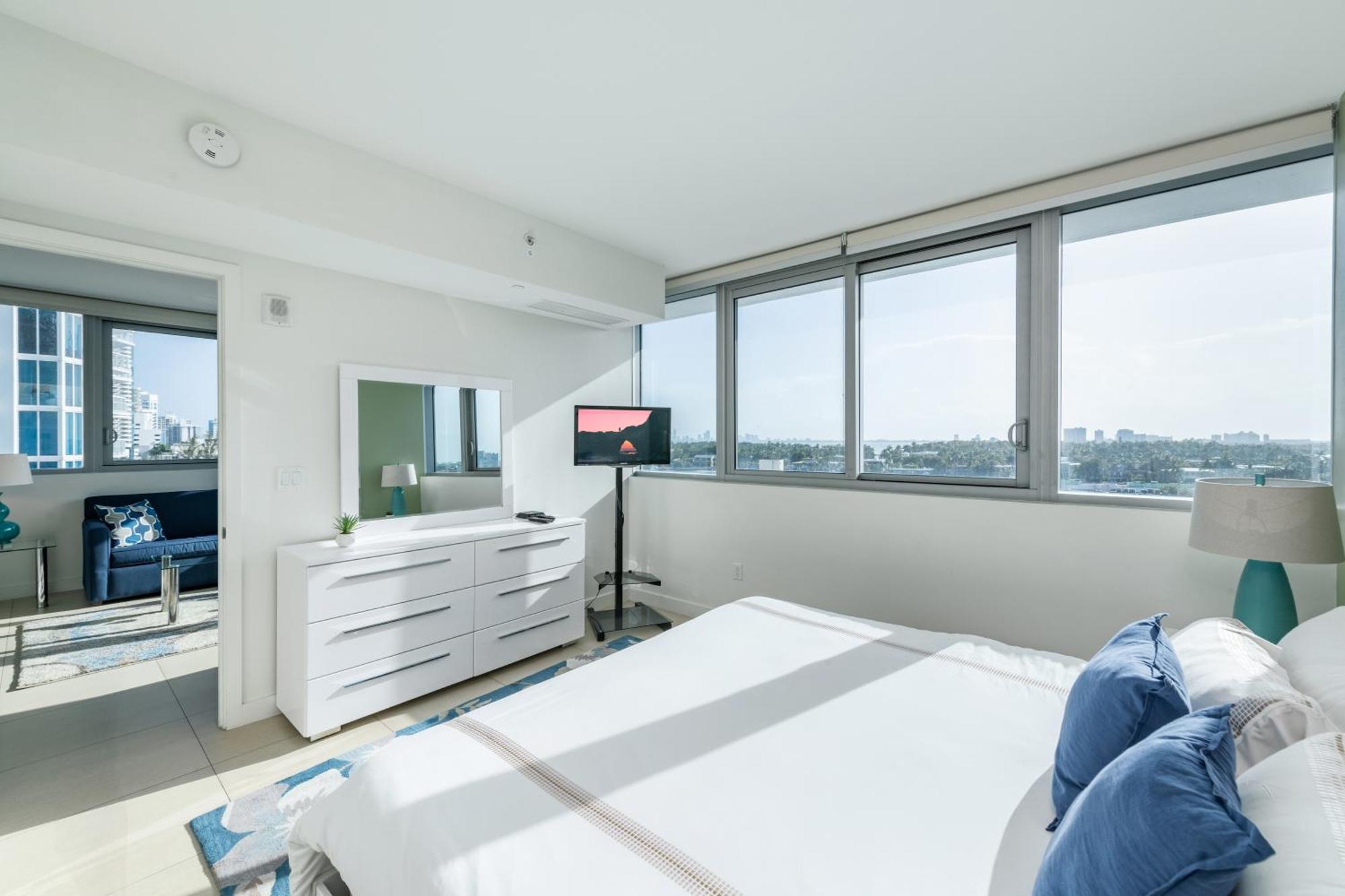 Churchill Suites Monte Carlo Маями Бийч Стая снимка