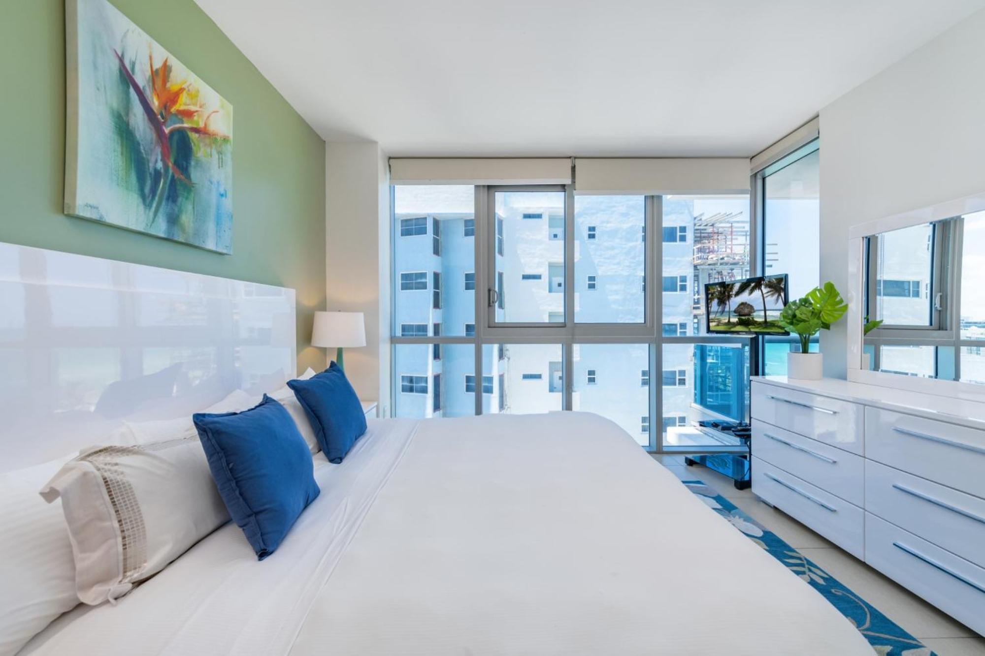 Churchill Suites Monte Carlo Маями Бийч Стая снимка